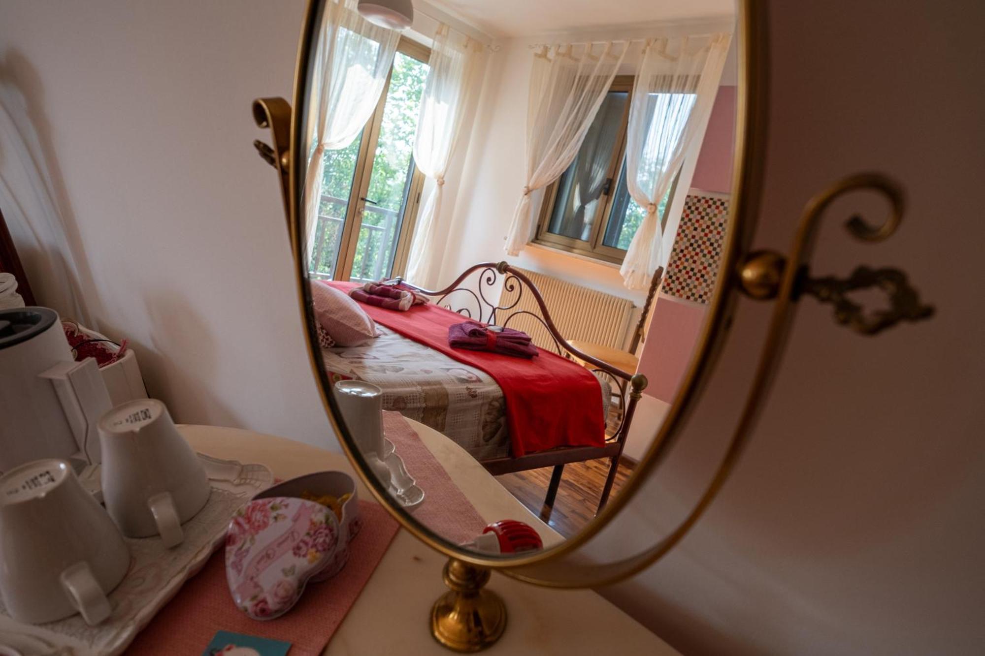 Bed and Breakfast La Vie En Rose Buia Экстерьер фото