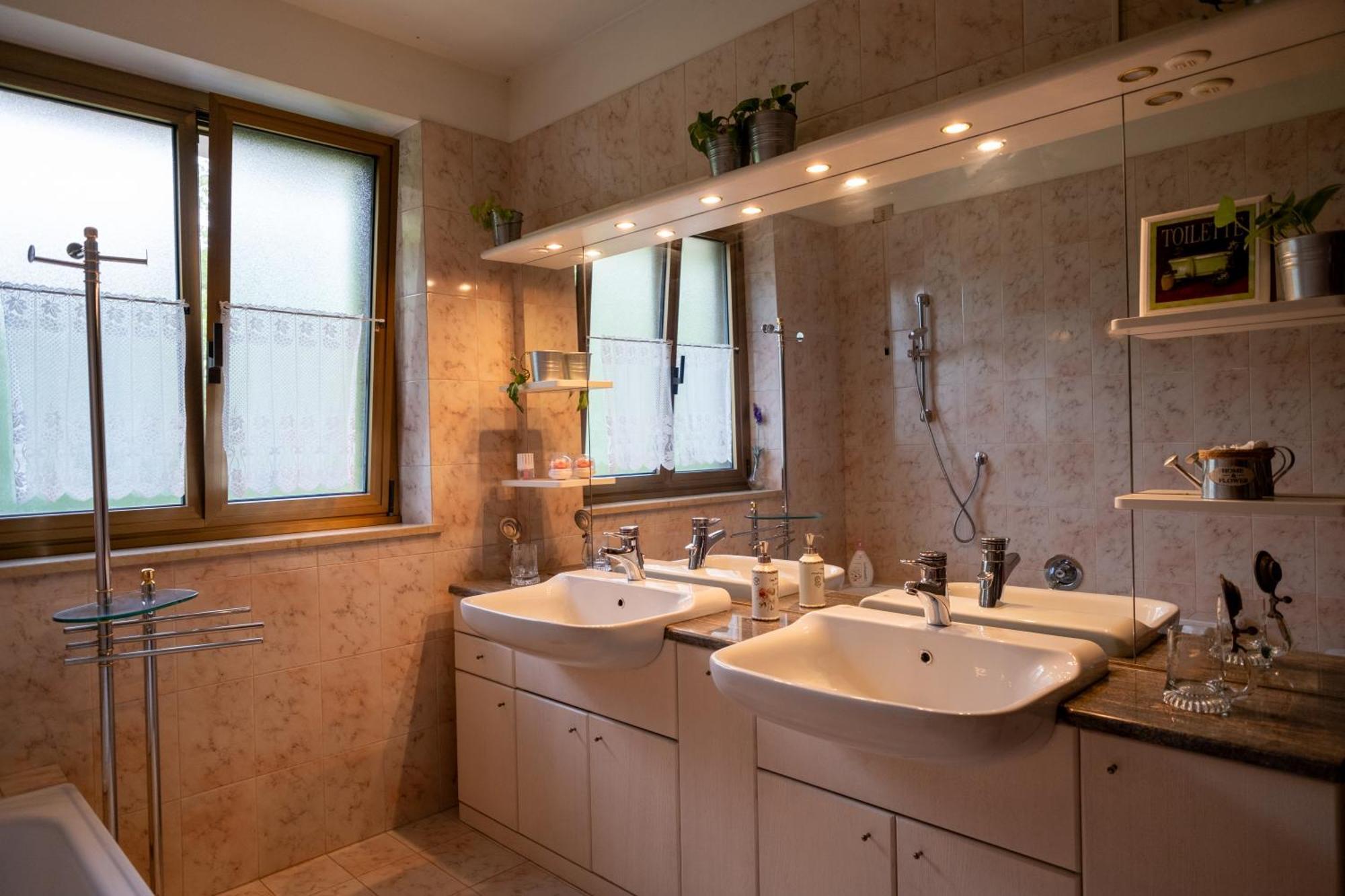 Bed and Breakfast La Vie En Rose Buia Экстерьер фото